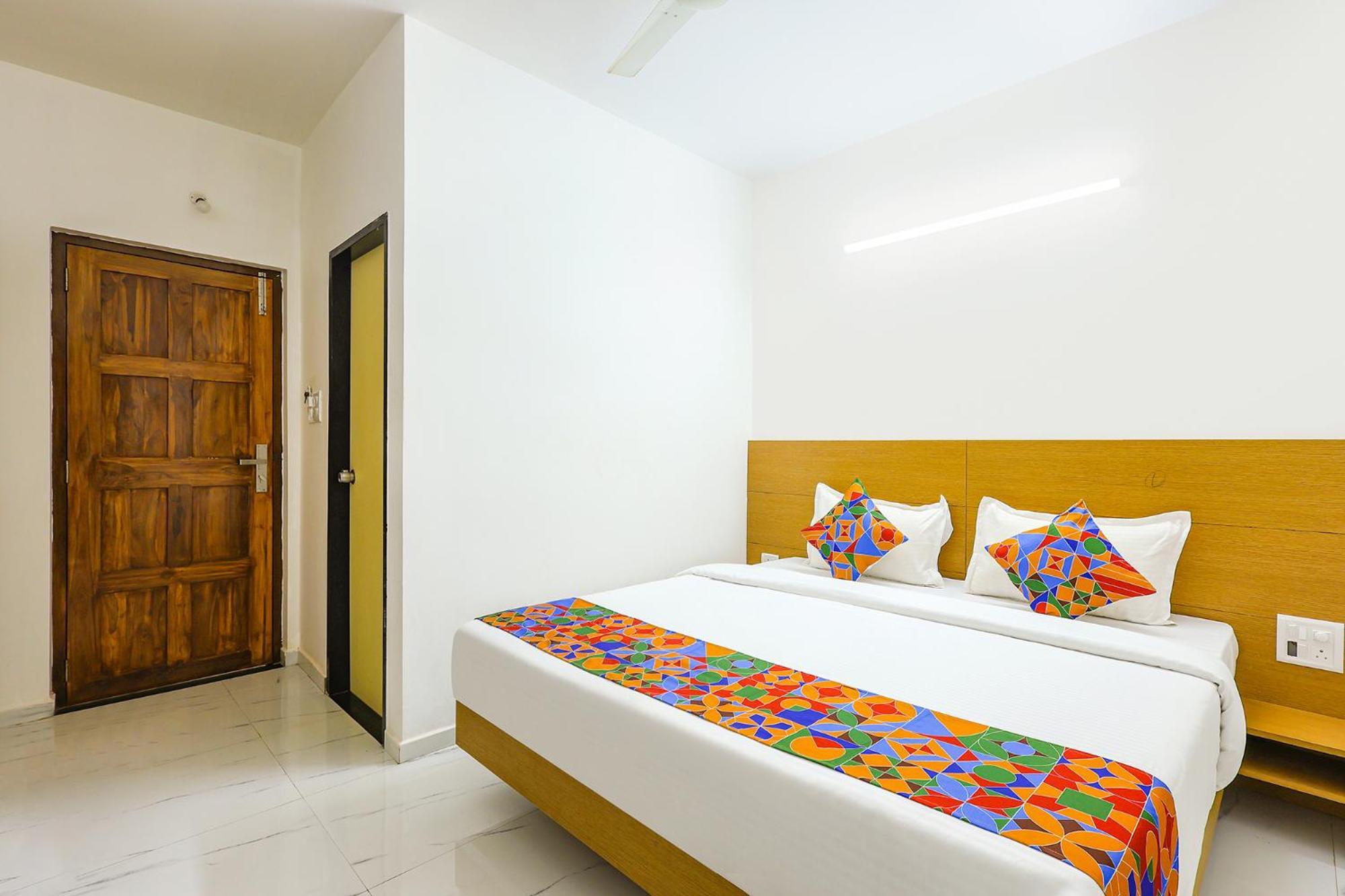 Hotel Pednekar Plaza Baga