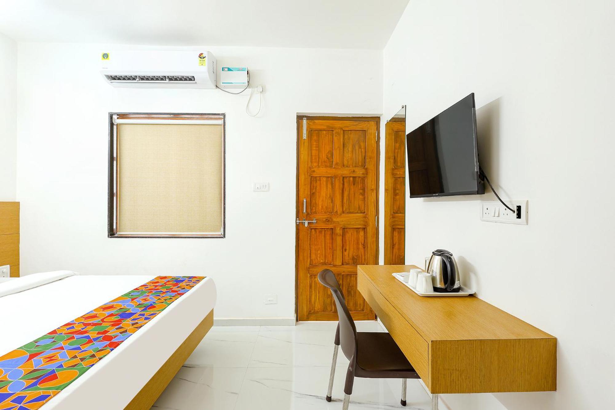 Hotel Pednekar Plaza Baga