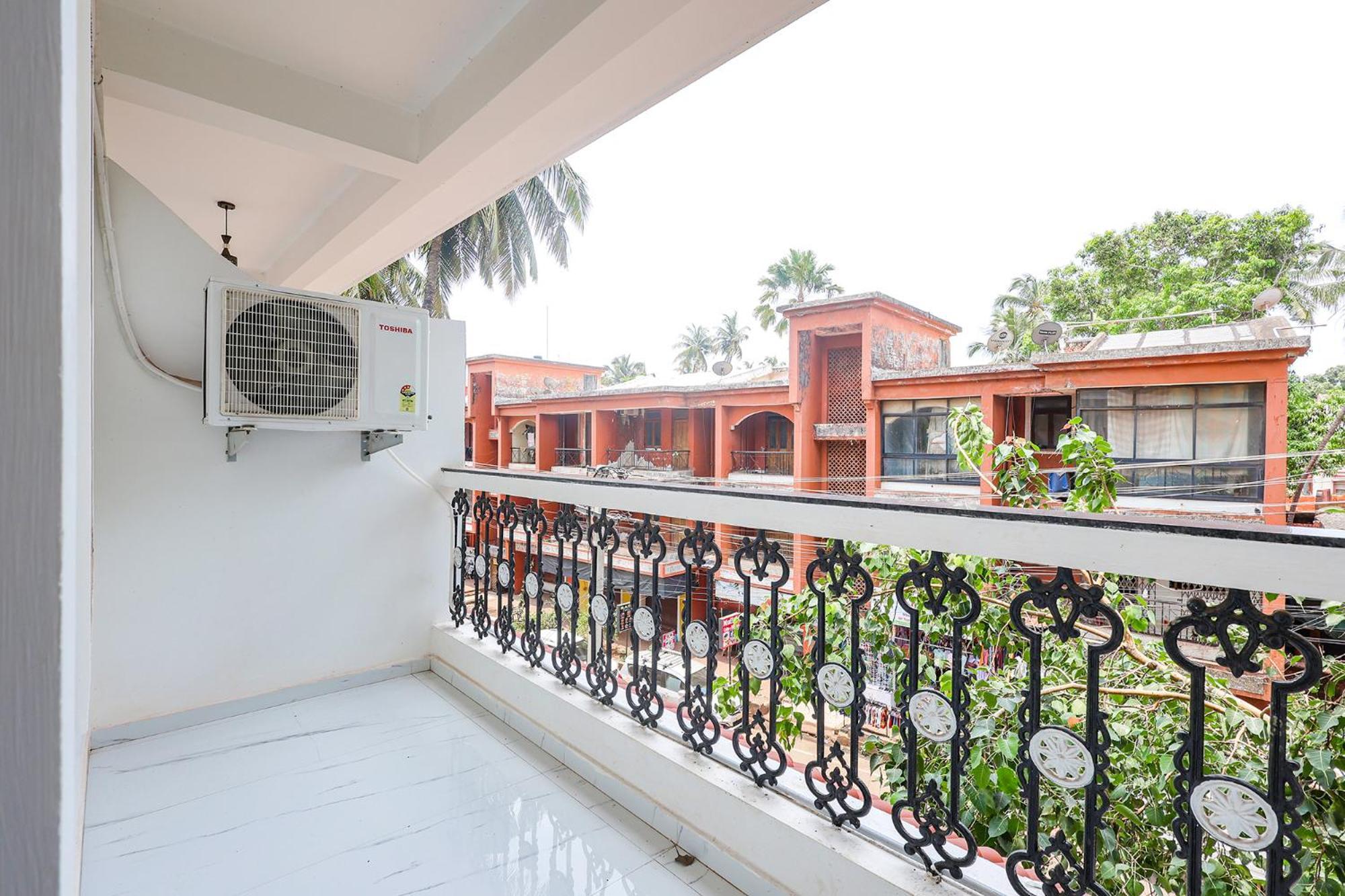 Pednekar Plaza