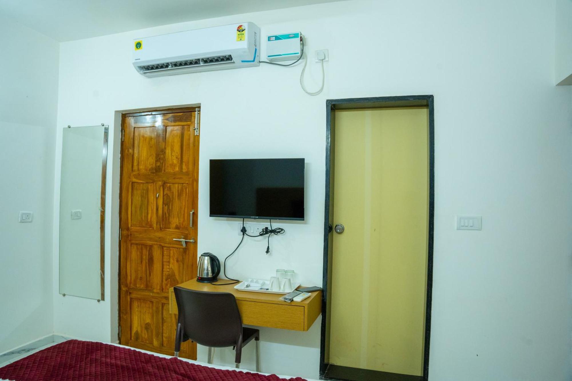 Pednekar Plaza Hotel Baga