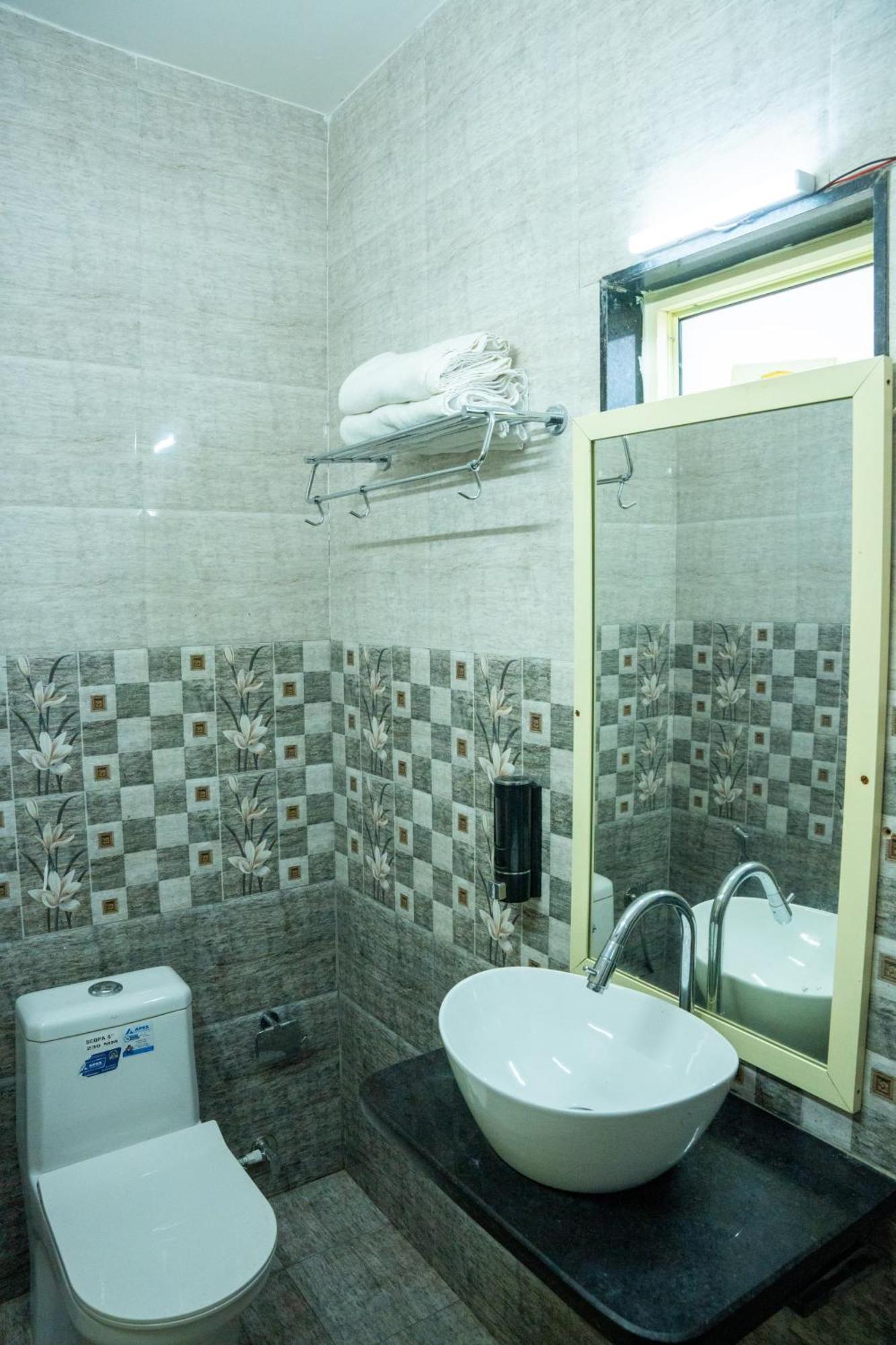 Pednekar Plaza 2*